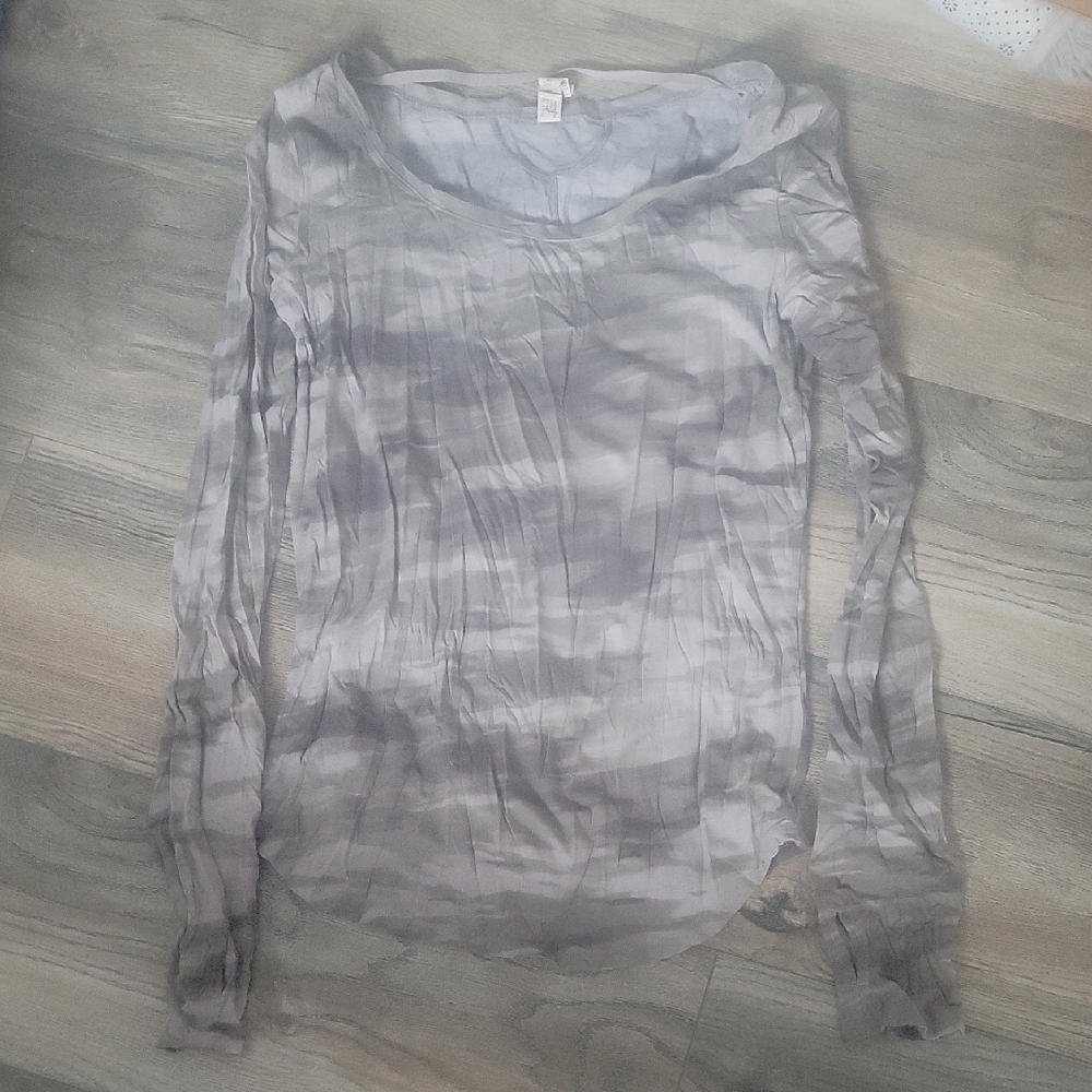 Under Armour Gray Camo Long Sleeve Top XS NWOT